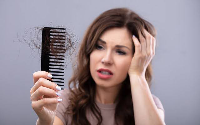 اسباب تساقط الشعر